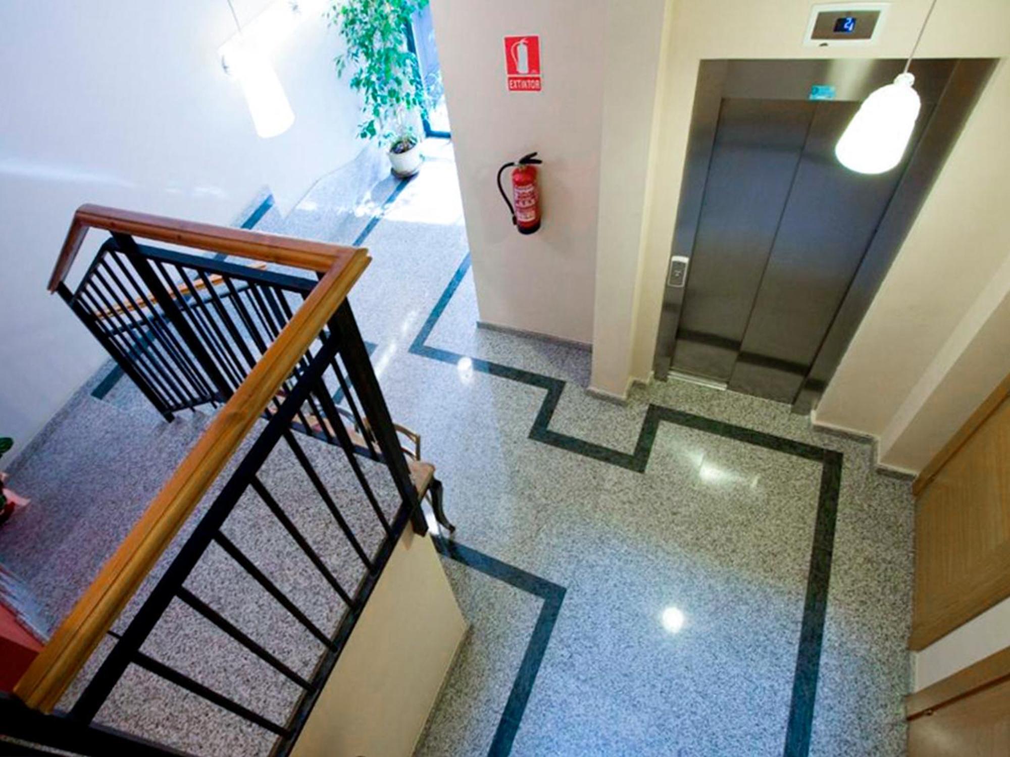 Apartamentos Senorio De Haro 3000 Bagian luar foto