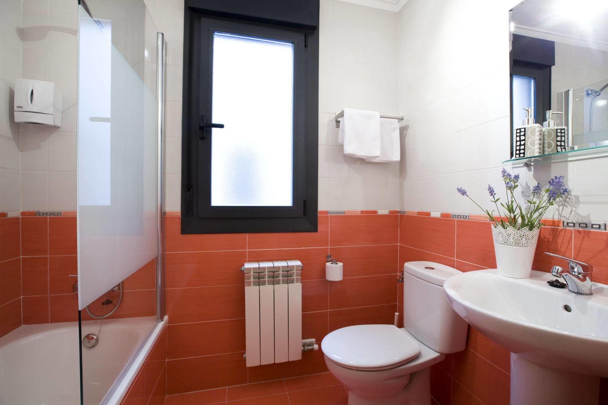 Apartamentos Senorio De Haro 3000 Bagian luar foto